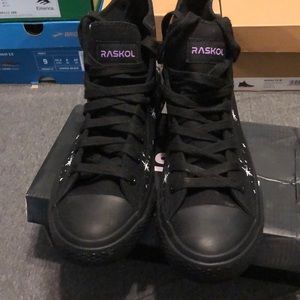 Raskol All Pain Shoe. Size: 9